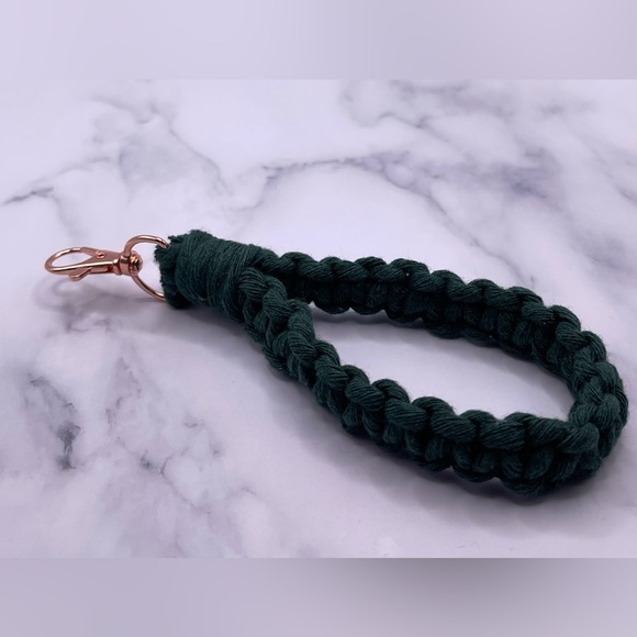 Macrame Keychain - Picture 2 of 6